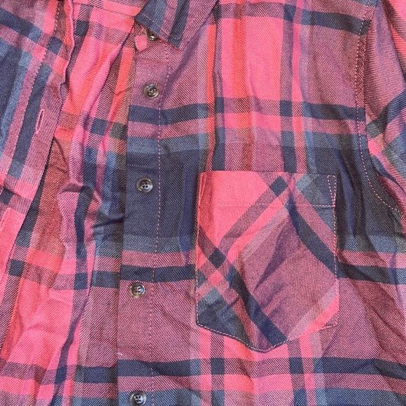 New Plaid Button Up Black Red Faded Style Button Up shirt Small - Picture 3 of 3